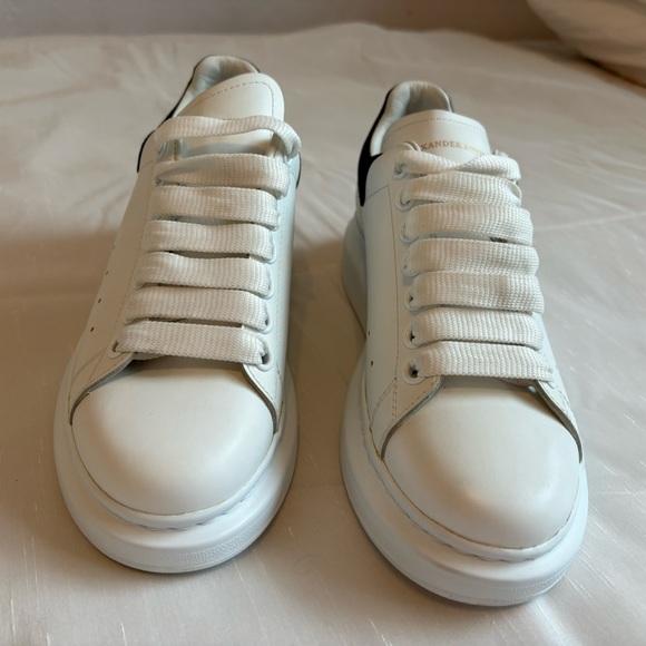 - Alexander mqueen women 7.5 sneakers shoe thick high sole.like new. No we… - Picture 6 of 9